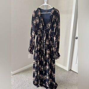 Red Dress This Is It Navy And Beige Floral Print Maxi Dress X-LARGE / Navy